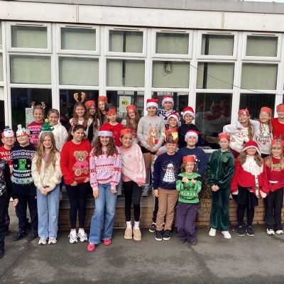 Christmas Hats, Lunch and Cards!